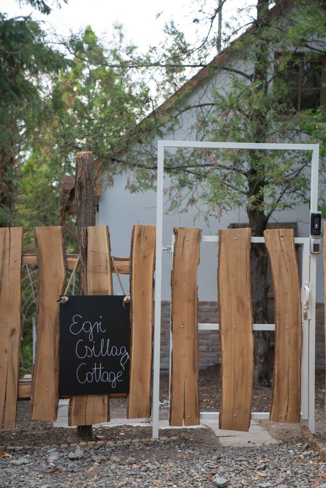 Egercottages - Csillag Cottage Bagian luar foto